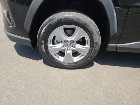 Certified 2025 Toyota RAV4 LE AWD/4WD image 9