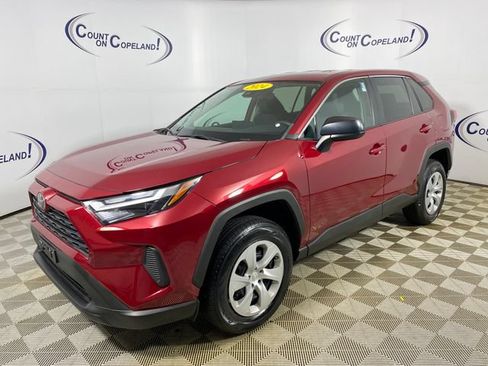 Certified 2024 Toyota RAV4 LE AWD/4WD image 3