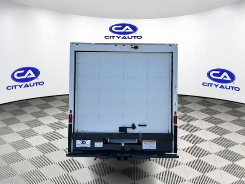 Used 2022 Ford E-350 and Econoline 350 Super Duty RWD image 5
