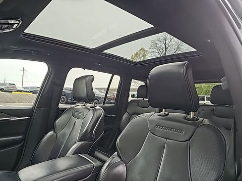 Used 2024 Jeep Grand Cherokee Overland w/ Advanced Protech Group III AWD/4WD image 10