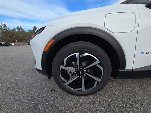 New 2026 Chevrolet Equinox EV LT w/ LPO, All-Weather Mat Package image 34