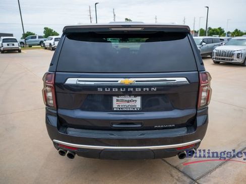 Used 2023 Chevrolet Suburban Premier RWD image 4
