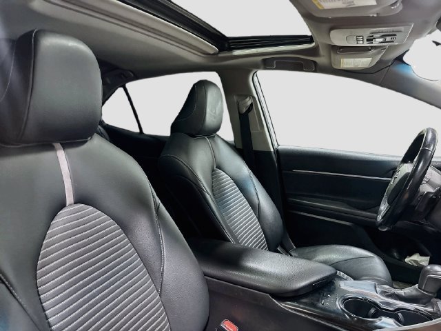 Used 2019 Toyota Camry SE FWD image 22