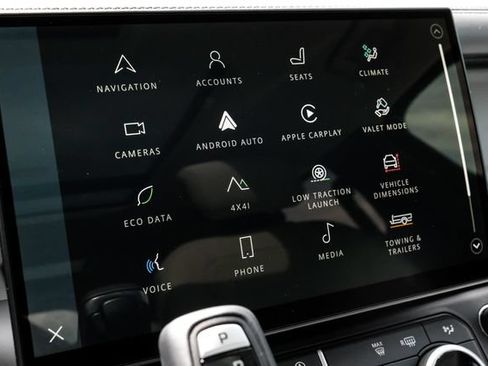 New 2026 Land Rover Defender 130 X-Dynamic SE AWD/4WD image 40