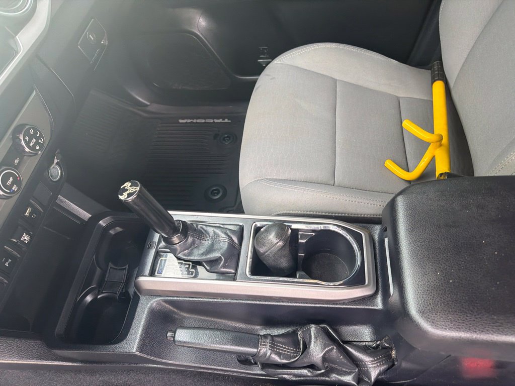 Used 2019 Toyota Tacoma SR5 AWD/4WD image 16
