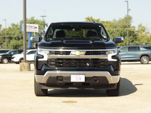 Used 2024 Chevrolet Silverado 1500 LT AWD/4WD image 2