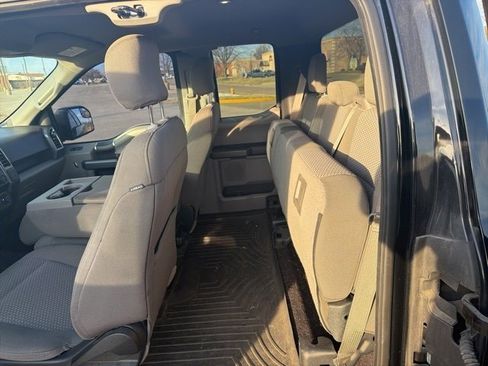 Used 2017 Ford F150 XLT image 6