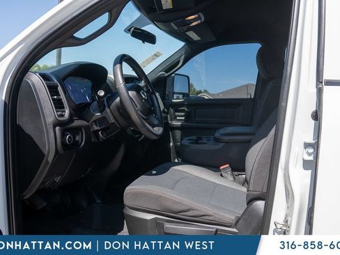 Used 2024 RAM 3500 Tradesman w/ Chrome Appearance Group AWD/4WD image 3