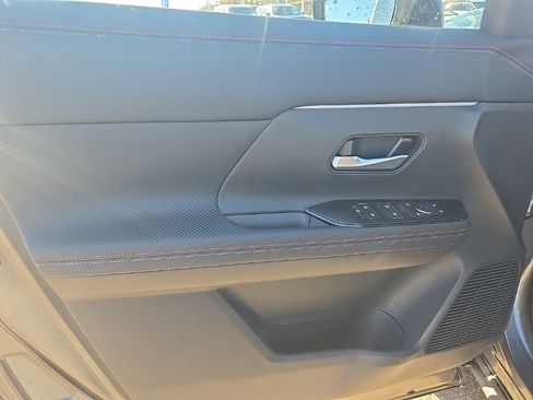 New 2026 Nissan Kicks SR image 10