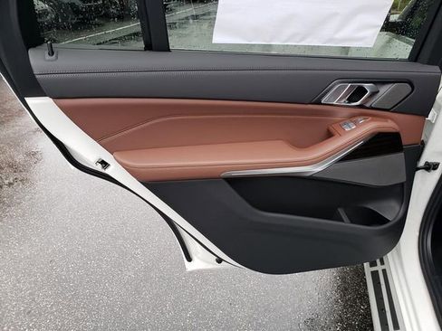 New 2026 BMW X7 xDrive40i w/ Premium Package image 14