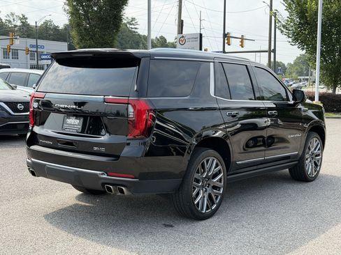 Used 2025 GMC Yukon Denali Ultimate AWD/4WD image 10