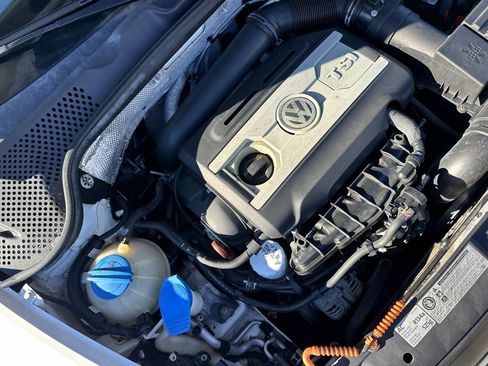 Used 2012 Volkswagen Beetle 2.0T image 29