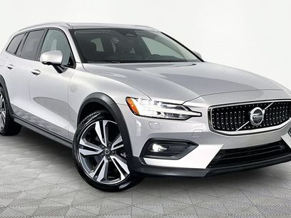Used 2025 Volvo V60 B5 Cross Country Plus