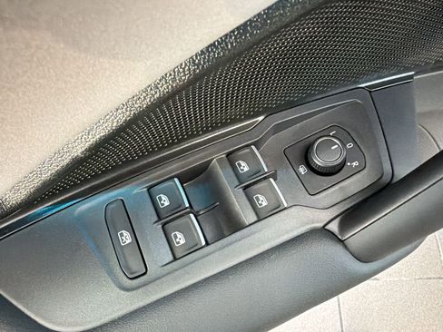 New 2026 Volkswagen Tiguan SE R-Line FWD image 13