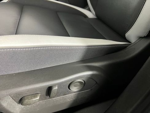 Used 2025 Buick Envision Sport Touring image 23