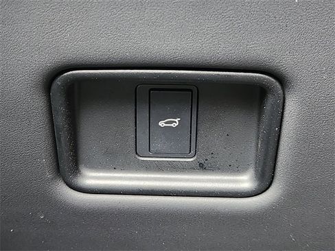 Used 2023 Land Rover Range Rover Long Wheelbase SE image 21