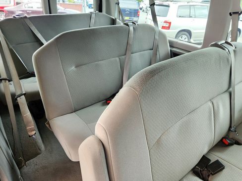 Used 2011 Ford E-350 and Econoline 350 XLT RWD image 4