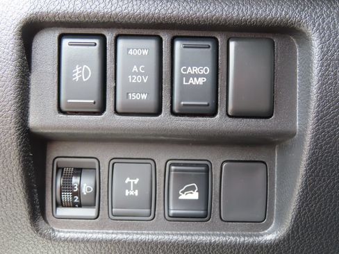 Used 2017 Nissan Titan PRO-4X w/ Pro-4x Convenience Package AWD/4WD image 13