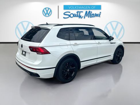 Certified 2023 Volkswagen Tiguan SE R-Line FWD image 7