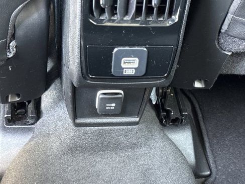 Used 2022 Jeep Compass Latitude FWD image 17