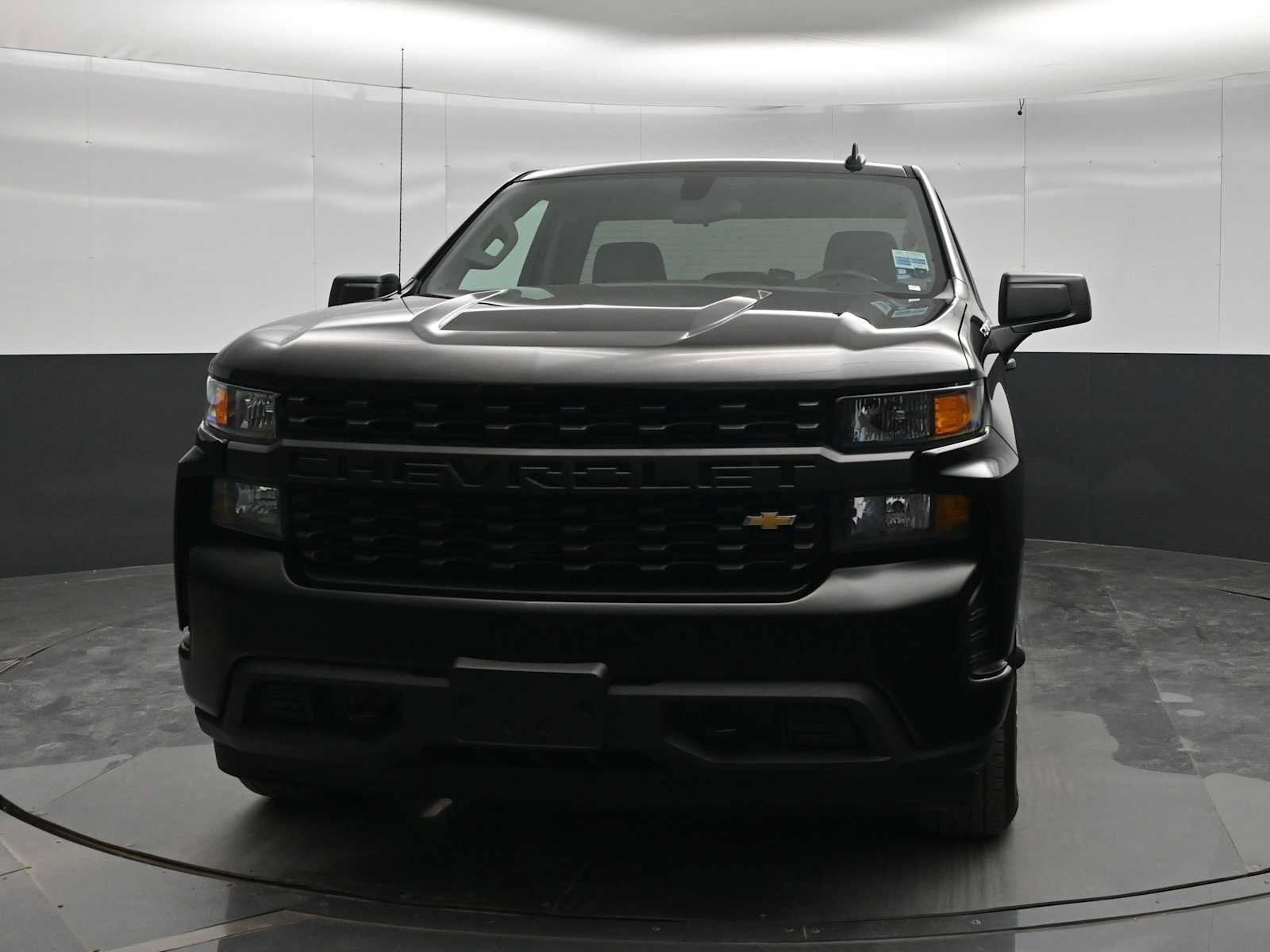 Used 2021 Chevrolet Silverado 1500 W/T w/ WT Value Package AWD/4WD image 3