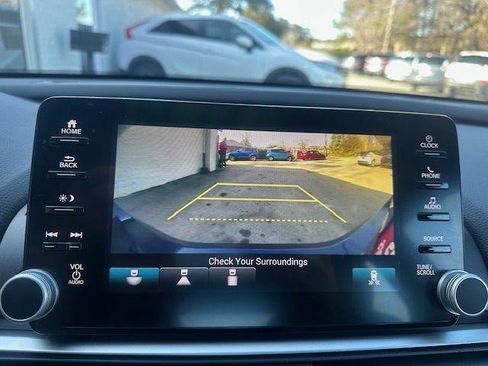 Used 2018 Honda Accord EX image 18