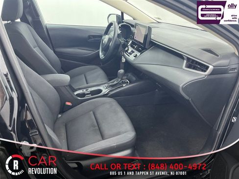 Used 2024 Toyota Corolla LE FWD image 37