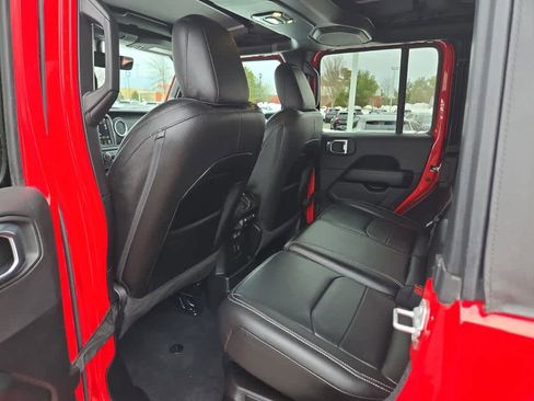 Used 2023 Jeep Wrangler Unlimited Sahara w/ Cold Weather Group AWD/4WD image 21