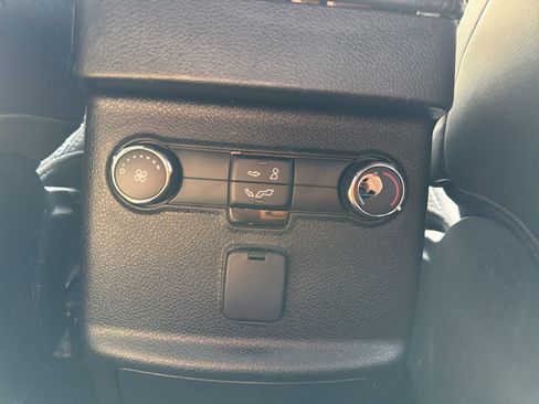 Used 2019 Ford Explorer XLT w/ Equipment Group 202A image 25