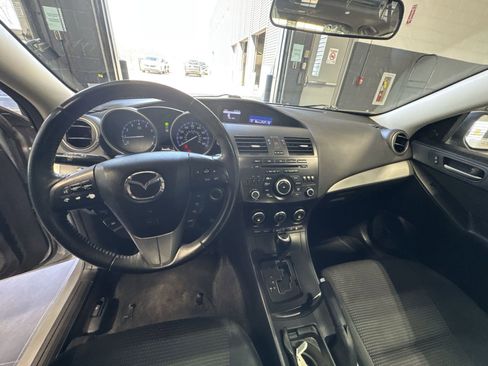 Used 2013 MAZDA MAZDA3 i Touring image 2