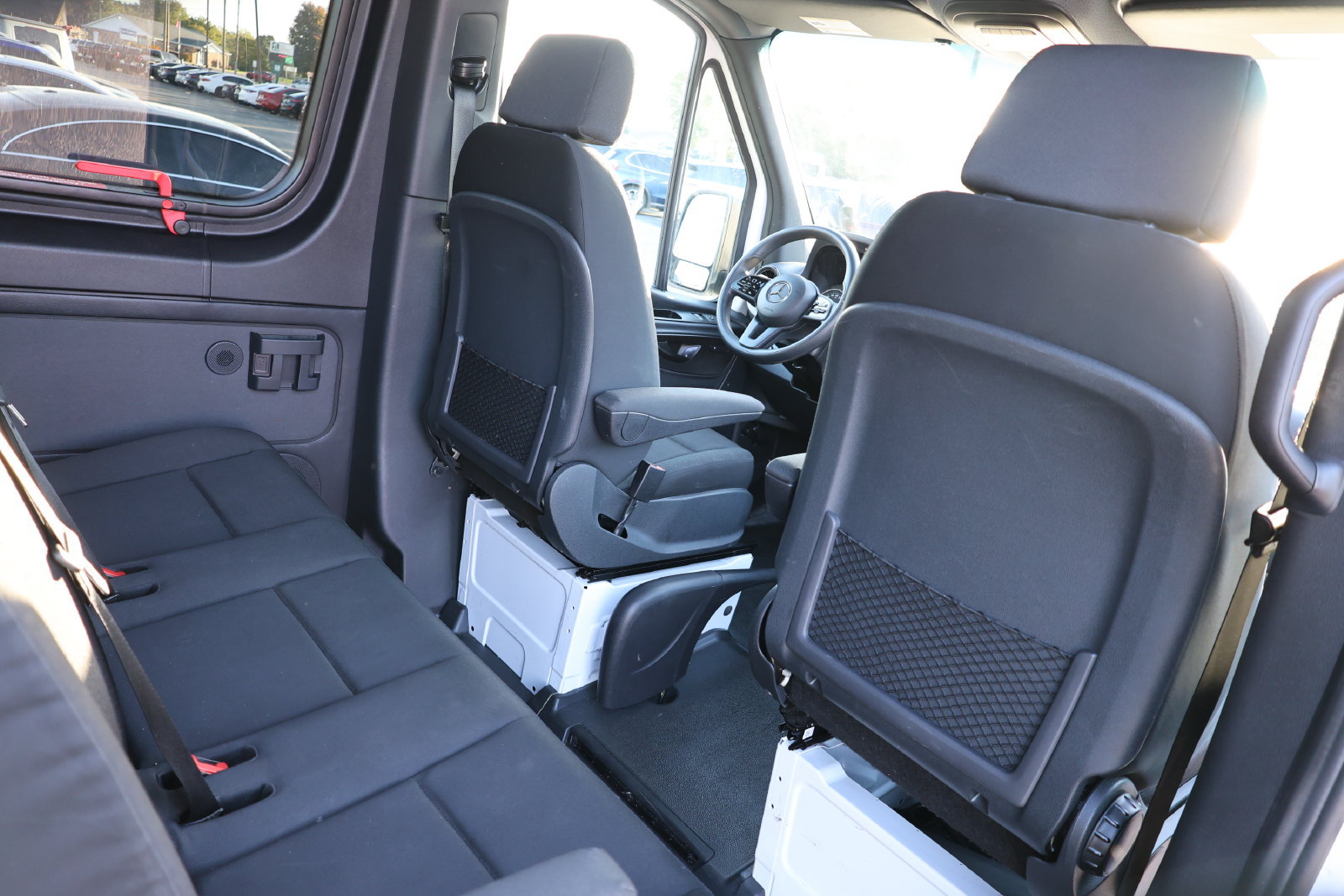 Used 2024 Mercedes-Benz Sprinter 2500 image 29