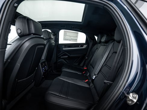 Certified 2025 Porsche Cayenne image 15