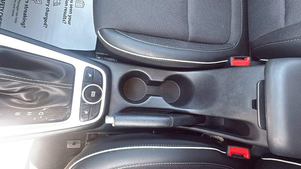 Used 2025 Hyundai Venue Limited FWD image 23