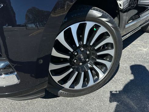 Used 2023 Lincoln Navigator Black Label AWD/4WD image 9