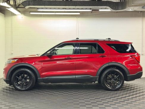 Used 2020 Ford Explorer Limited w/ Equipment Group 310A image 4