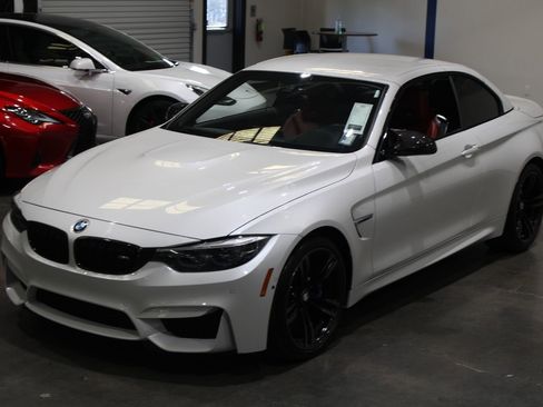 Used 2019 BMW M4 Convertible w/ Executive Package image 10