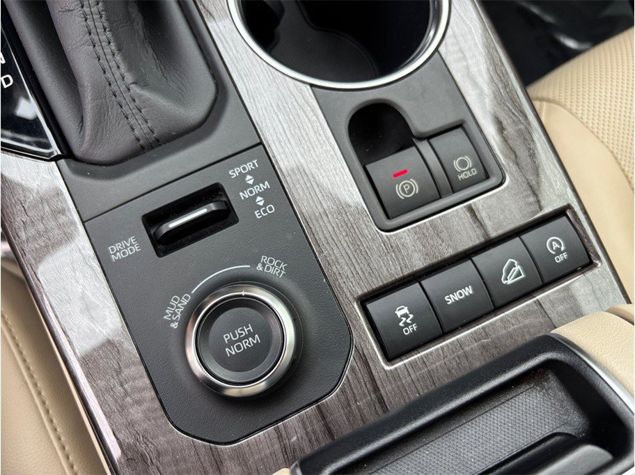 Used 2020 Toyota Highlander Limited AWD/4WD image 36