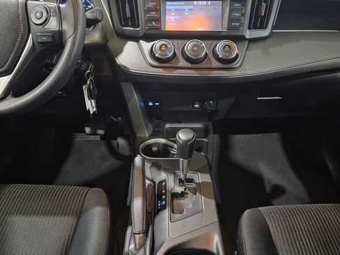 Used 2017 Toyota RAV4 LE AWD/4WD image 20