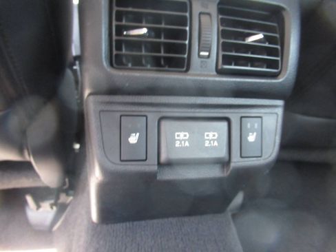 Used 2019 Subaru Outback 2.5i Limited AWD/4WD image 14