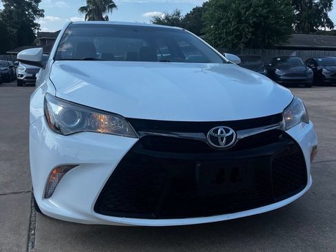 Used 2016 Toyota Camry SE FWD image 3