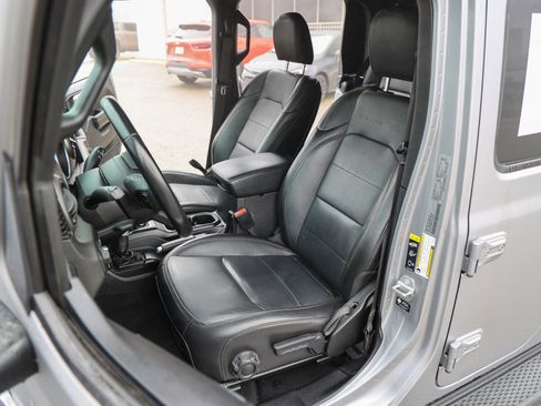 Used 2021 Jeep Gladiator Sport image 43