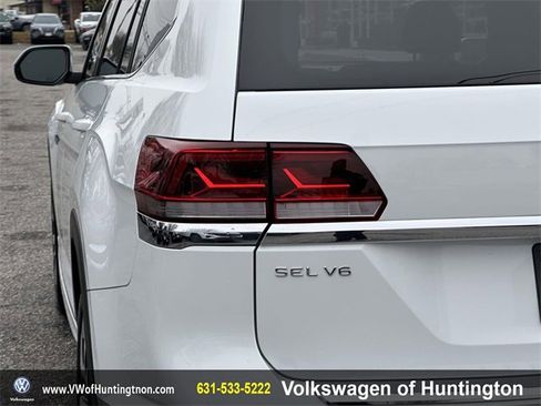Certified 2022 Volkswagen Atlas SEL Premium image 11
