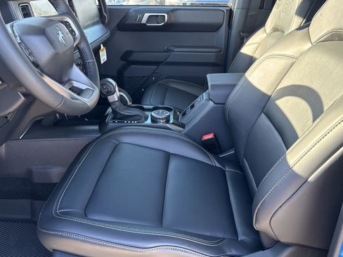 New 2025 Ford Bronco Badlands image 9