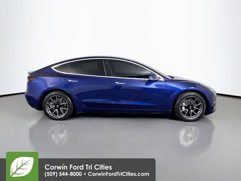 Used 2018 Tesla Model 3 Long Range image 17