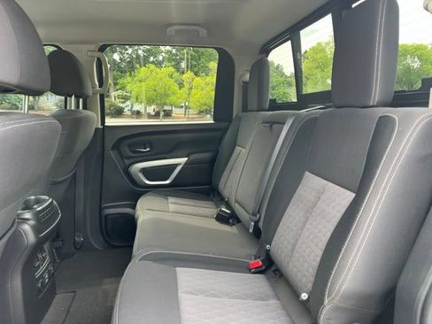 Used 2021 Nissan Titan SV w/ SV Convenience Package AWD/4WD image 17