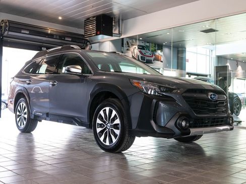 Used 2024 Subaru Outback Touring XT AWD/4WD image 2
