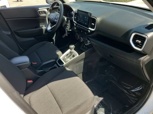 Used 2026 Hyundai Venue SE FWD image 19
