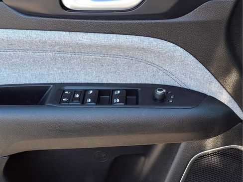 Used 2023 Jeep Compass Sport image 15