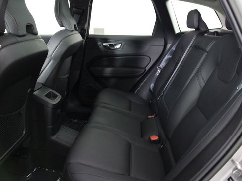 Certified 2023 Volvo XC60 T8 Plus AWD/4WD image 32