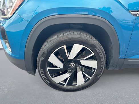Used 2024 Volkswagen Atlas Cross Sport SE FWD image 11